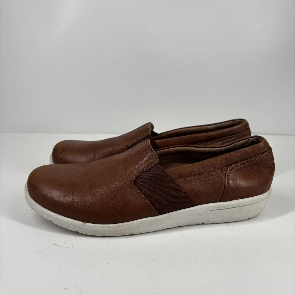 Vionic Magnolia Gianna Women's US 7.5 Tan Leather Comfort Slip-On Flat Loafers